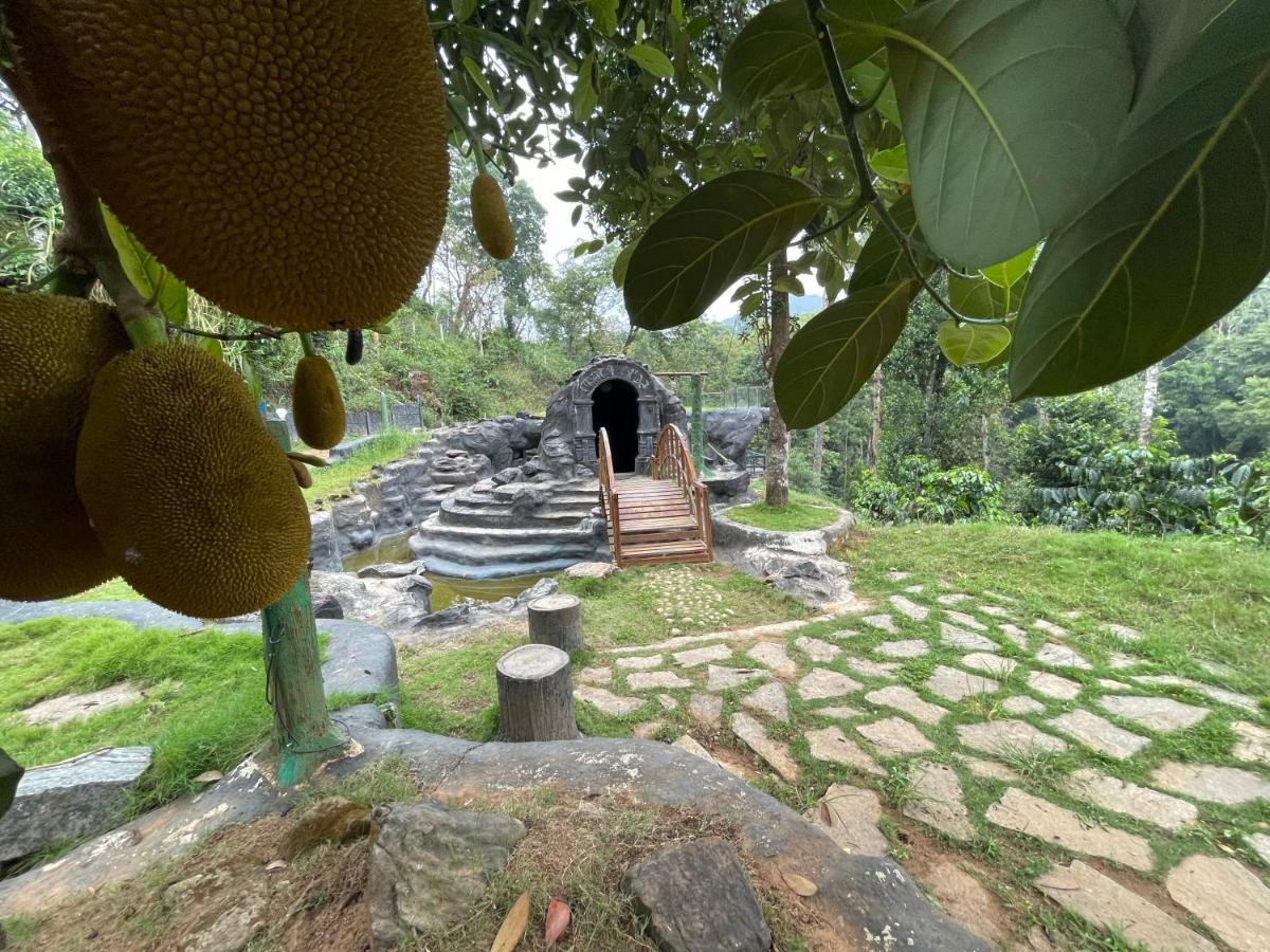 Villa Rai'S Coorg Cave House à Madikeri Extérieur photo