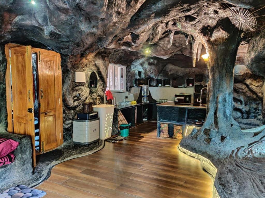 Villa Rai'S Coorg Cave House à Madikeri Extérieur photo