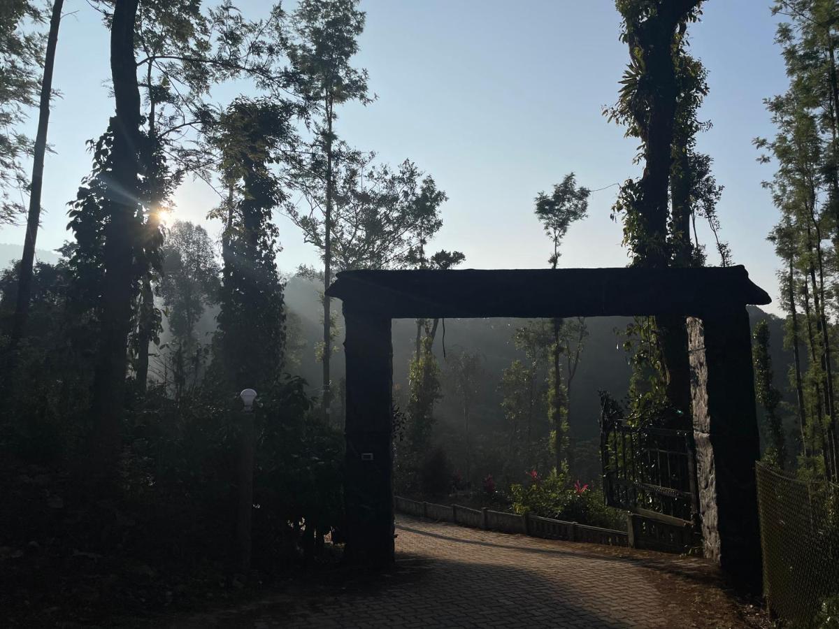 Villa Rai'S Coorg Cave House à Madikeri Extérieur photo