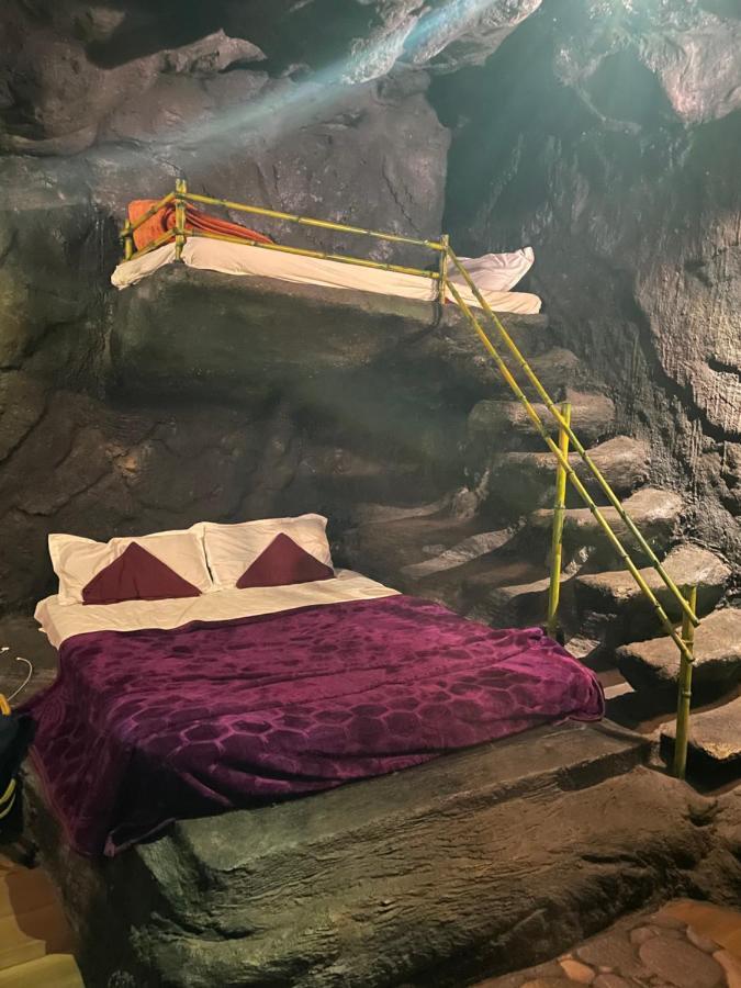 Villa Rai'S Coorg Cave House à Madikeri Extérieur photo